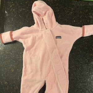 Patagonia Feliz, hooded onesie
